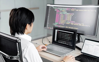 福州 ,php声明和调用变量的符号是什么？